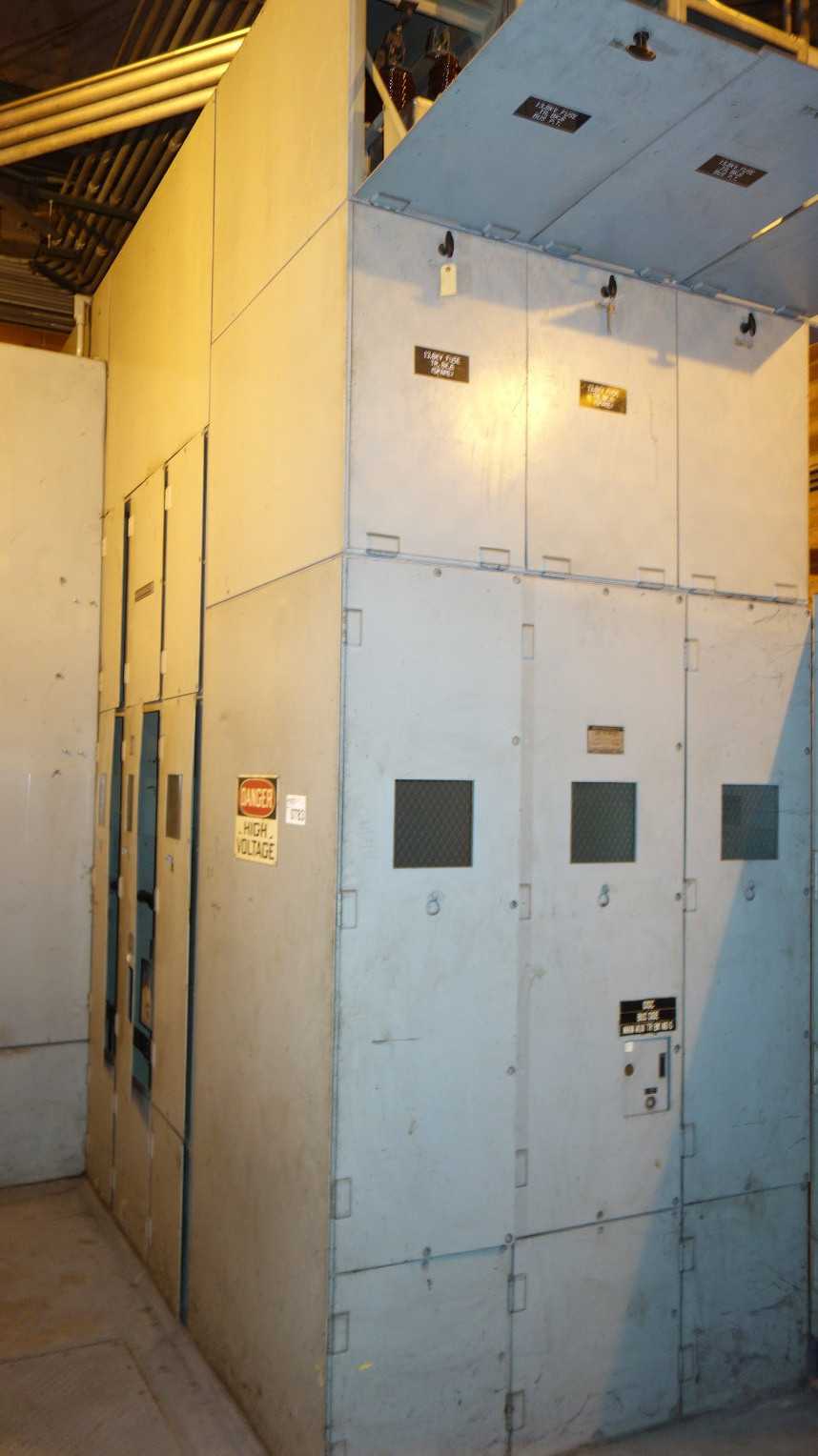 WESTINGHOUSE 2000A 14400V-AC CUBICLE TYPE SWITCHGEAR ASSEMBLY (EXCLUDES VCP-WR BREAKER) - SWITCHGEAR