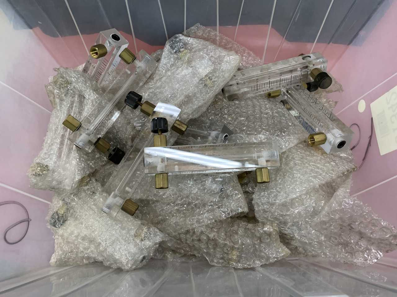 LOT OF NEW FLOWMETRICS GAUGES - INSTRUMENTATION