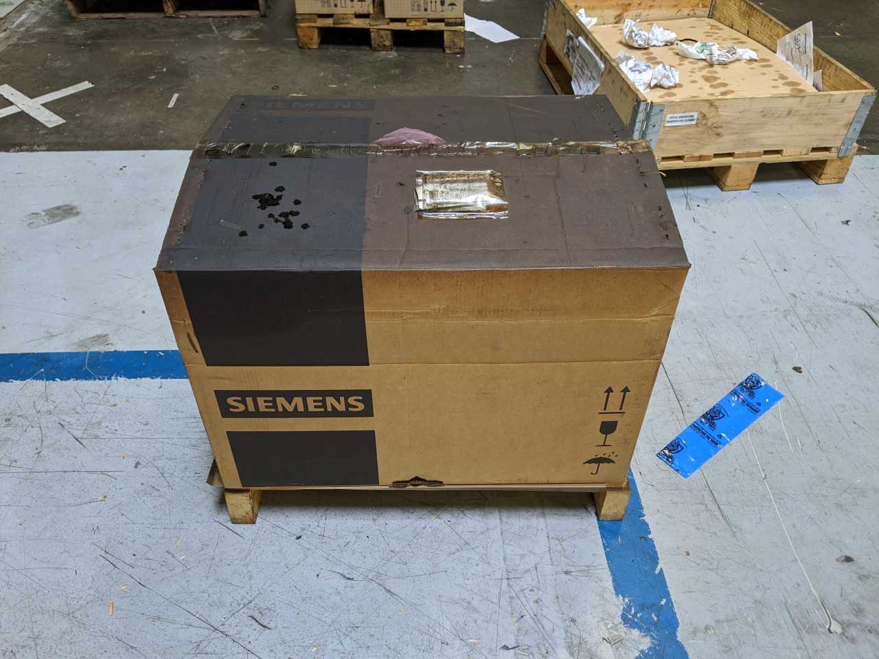 Assorted Siemens Servo Motors and Servo Drives - SERVO