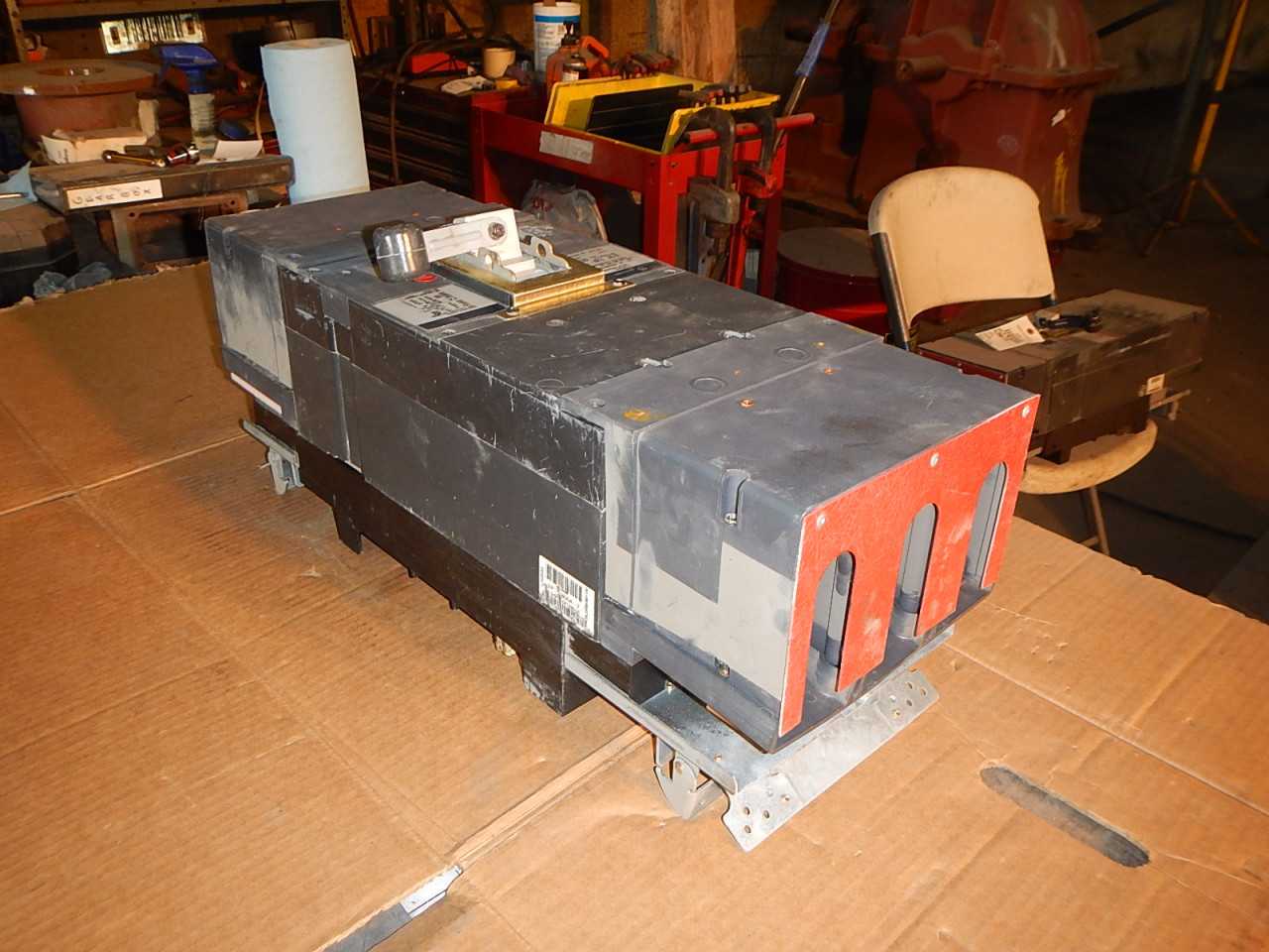 Lot of Two 800 Amp GE Circuit Breakers - CIRCUIT BREAKERS