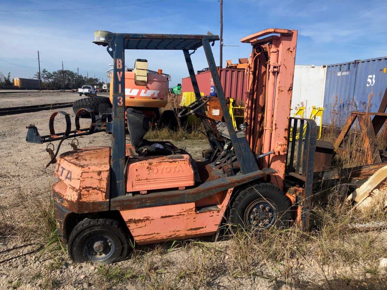 Toyota Forklift - FORKLIFTS