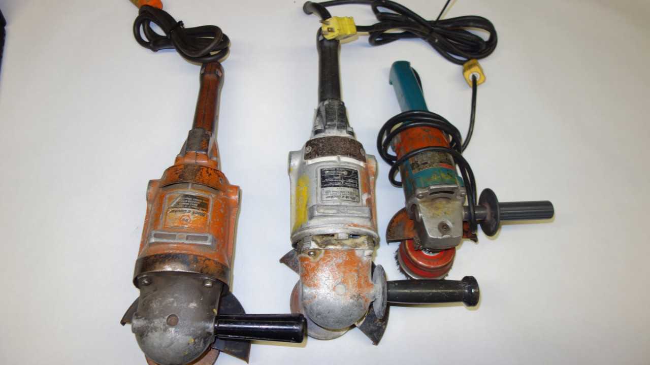 LOT OF 3 ASSORTED 120V-AC CORDED ANGLE GRINDERS - ELECTRIC POWER TOOLS