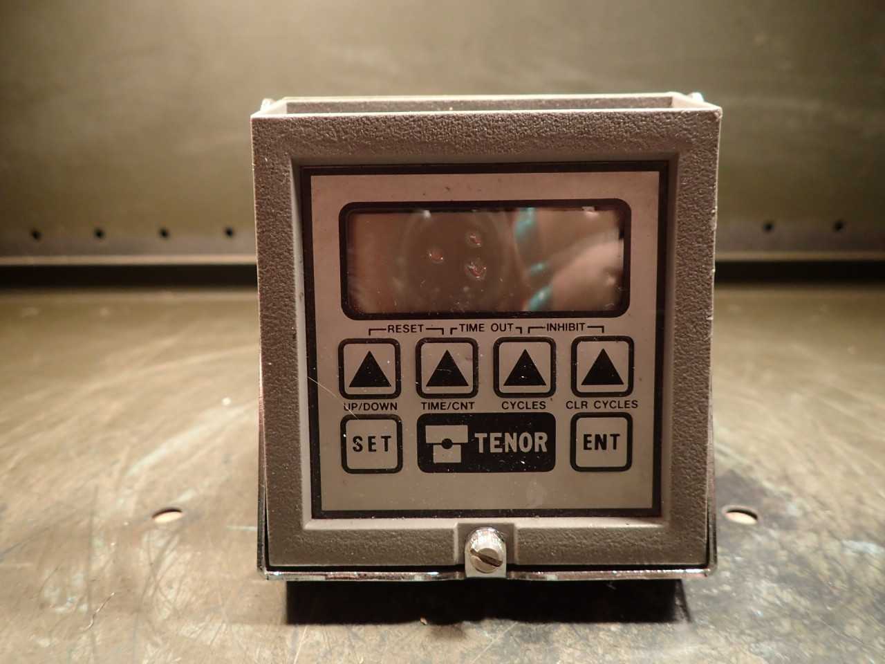 Tenor Co 652-8-1000 Preset Counter Time Cycles 120V input 240V 6A Contact Rating - ELECTRICAL COMPONENTS