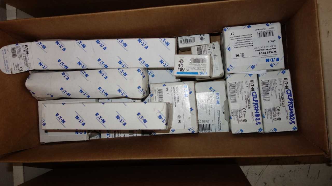 1 BOX OF EATON / CUTLER HAMMER ELECTRICAL - ELECTRICAL COMPONENTS