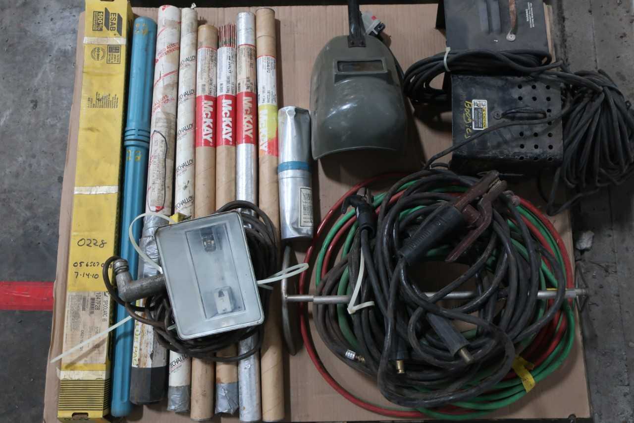 2 PALLETS OF ASSORTED WELDING TOOLS, PARTS AND ACCESSORIES - WELDING EQUIPMENT