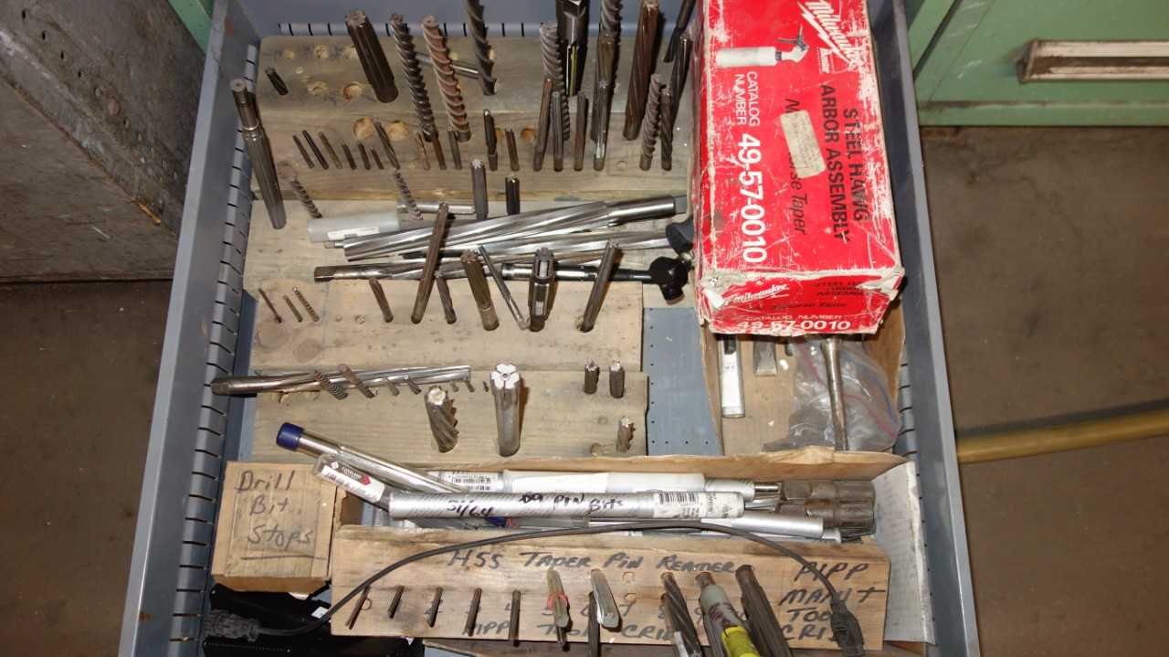 CONTENTS OF STANLEY VIDMAR TOOLBOX ASSORTED TOOLS BITS DIES - HAND TOOLS