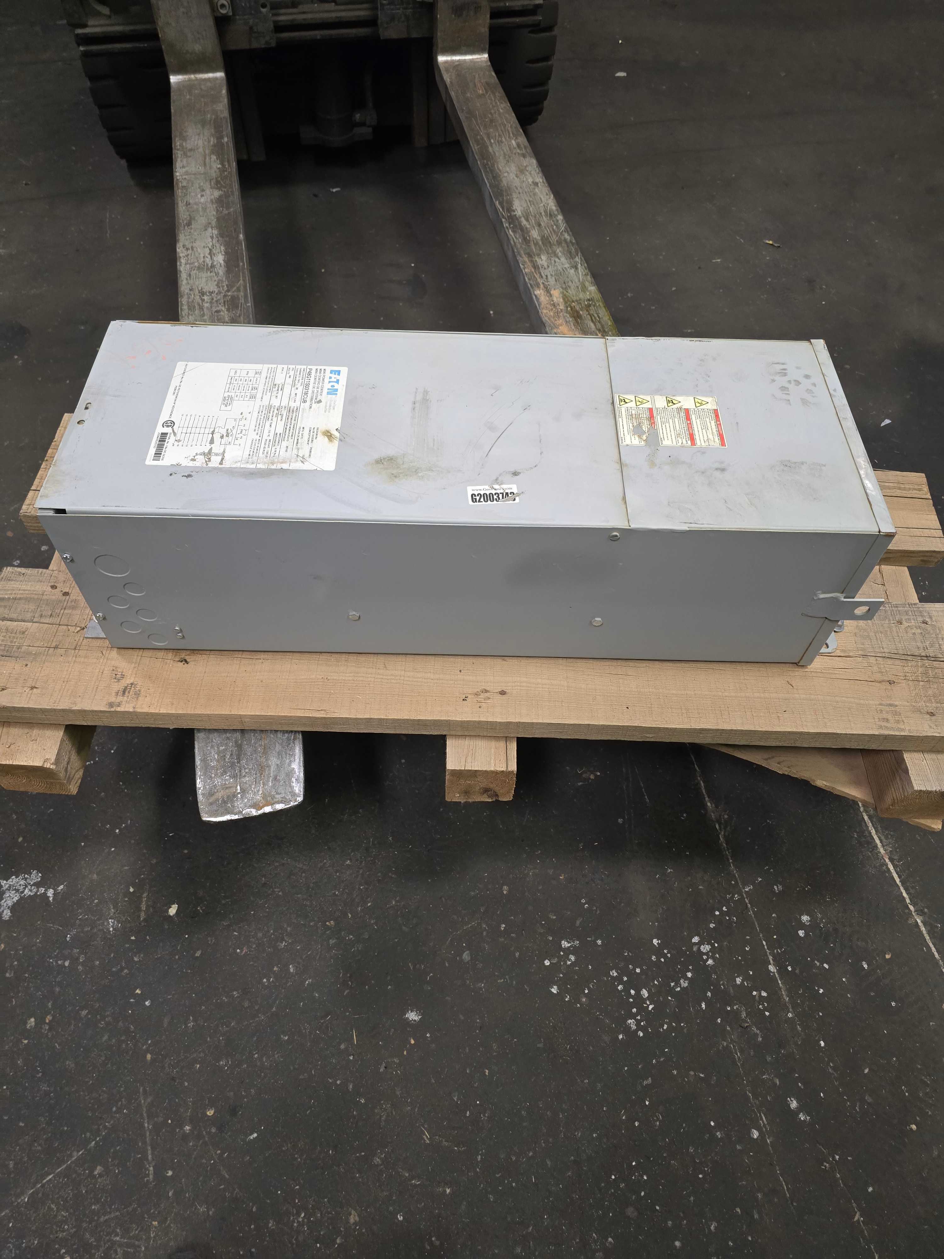 EATON P48G11S0318CUB MINI POWER CENTER TRANSFORMER/PANEL - POWER TRANSFORMERS