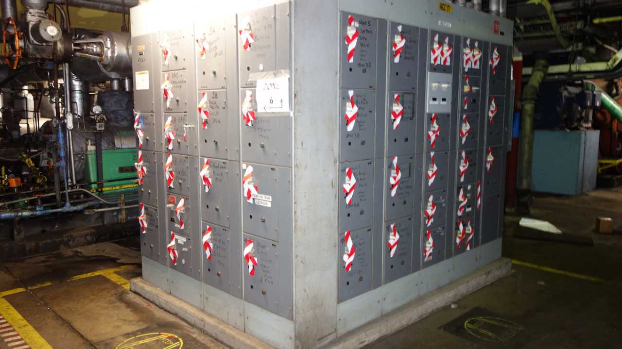 X9 VERTICAL SECTIONS OF WESTINGHOUSE MCC BUCKETS - MOTOR CONTROL CENTERS