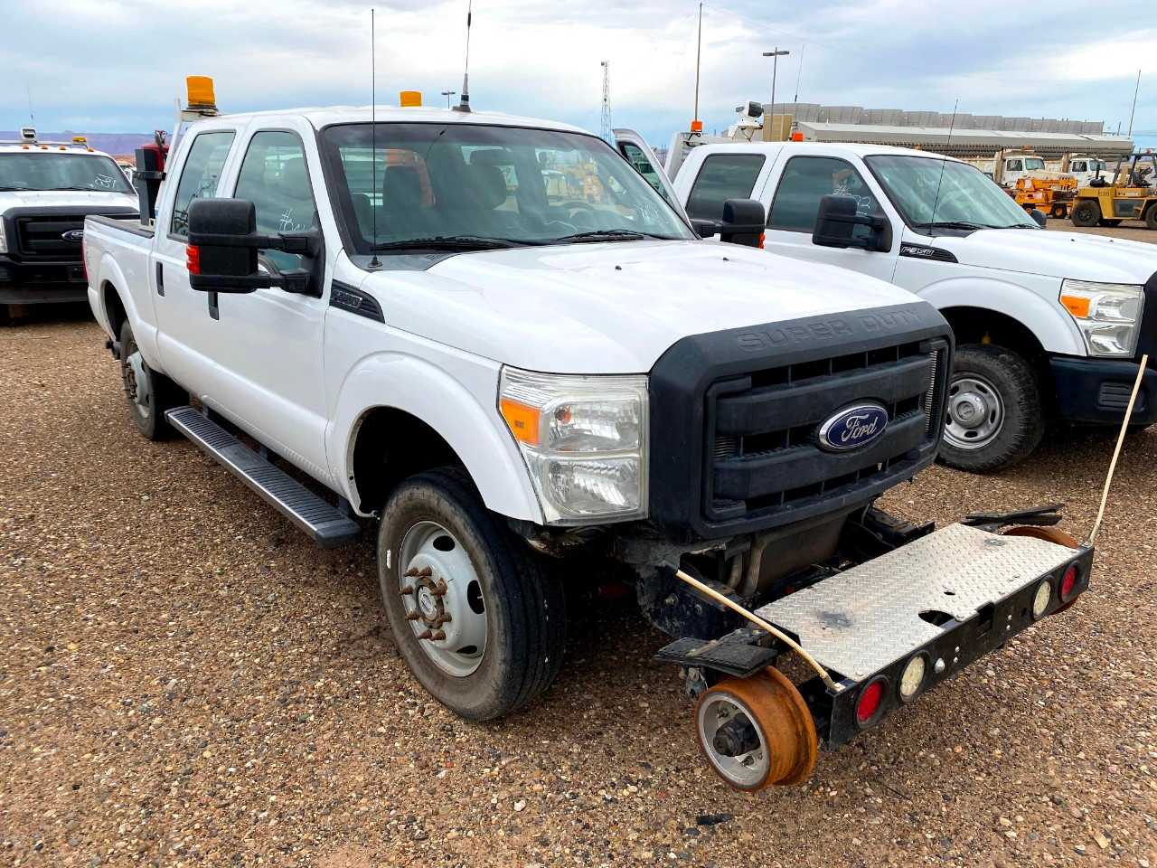 2015 Ford F-250 Crew Cab 4X4 Pickup Truck w/ Rail Gear - HYDRO EXCAVATOR TRUCKS