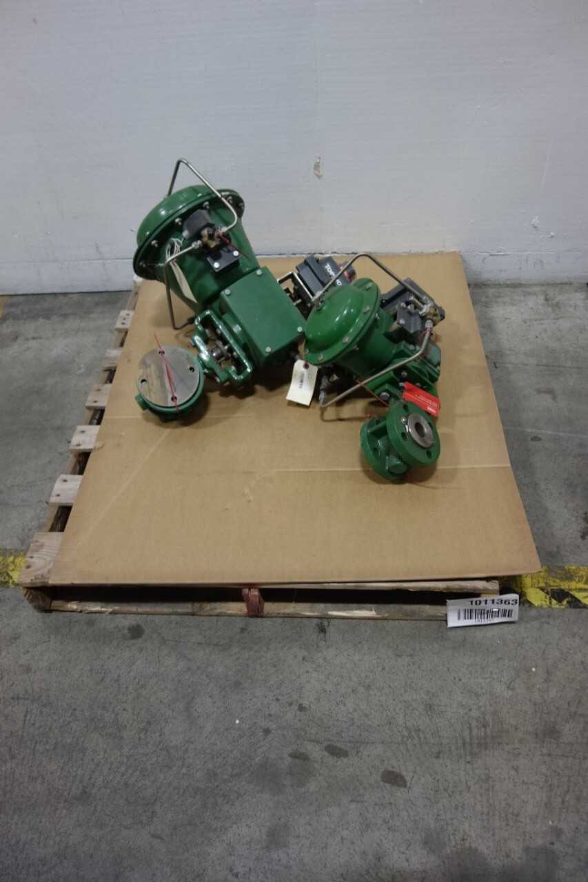 LOT OF 2 ASSORTED FISHER VALVES - VALVES