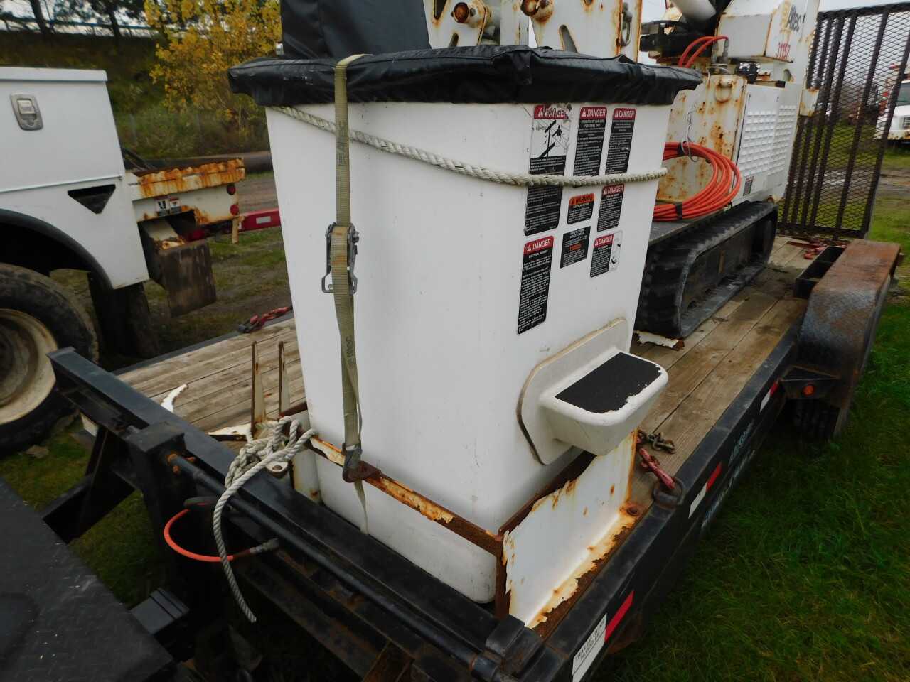 Altec DB37 Rearlot Digger/Bucket - TRAILER MOUNTED EQUIPMENT