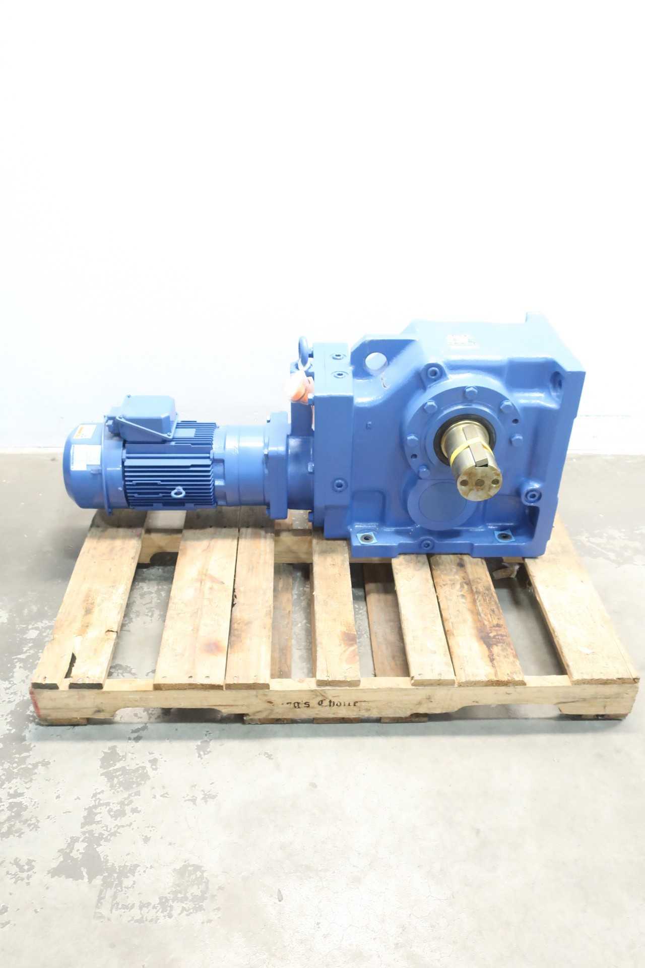 Sumitomo KVHM3-112DAR-AVK5-B-390 Gearmotor 4.49rpm 3ph 3hp 480v-ac - ELECTRIC MOTORS Sumitomo KVHM3-112DAR-AVK5-B-390 Gearmotor 4.49rpm 3ph 3hp 480v-ac - ELECTRIC MOTORS