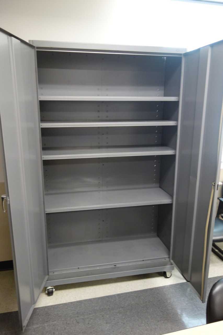 Tennsco Steel cabinet (DELAYED REMOVAL) - TOOL STORAGE