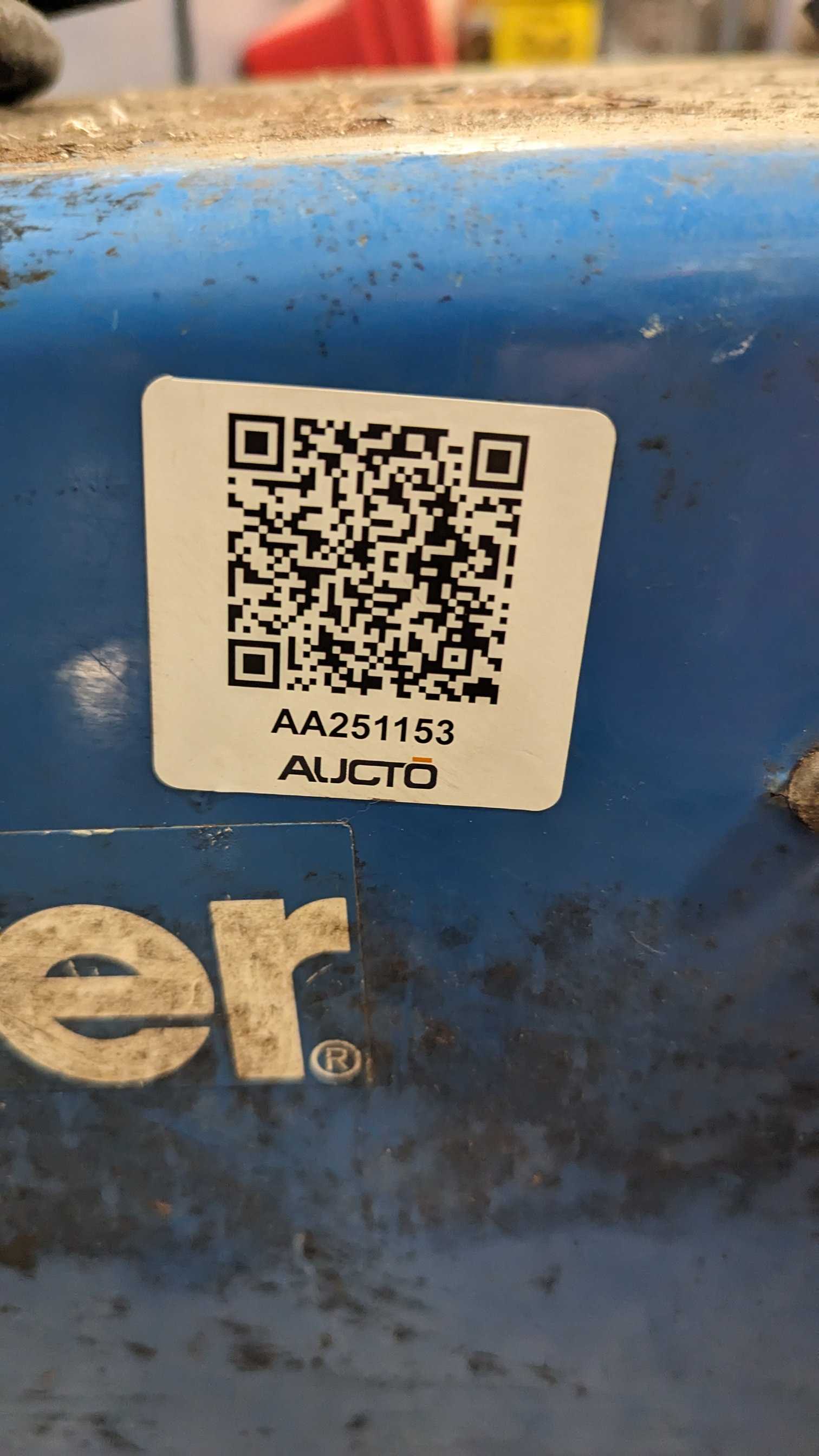 Miller 907627 Diversion 180 Welder - WELDING EQUIPMENT