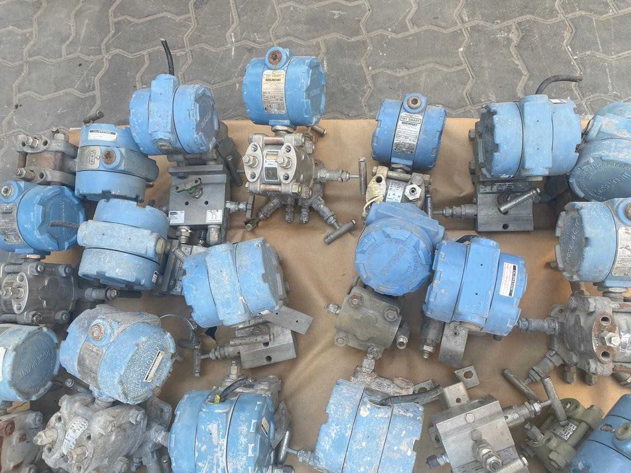 PALLETS OF ROSEMOUNT TRANSMITTERS - INSTRUMENTATION