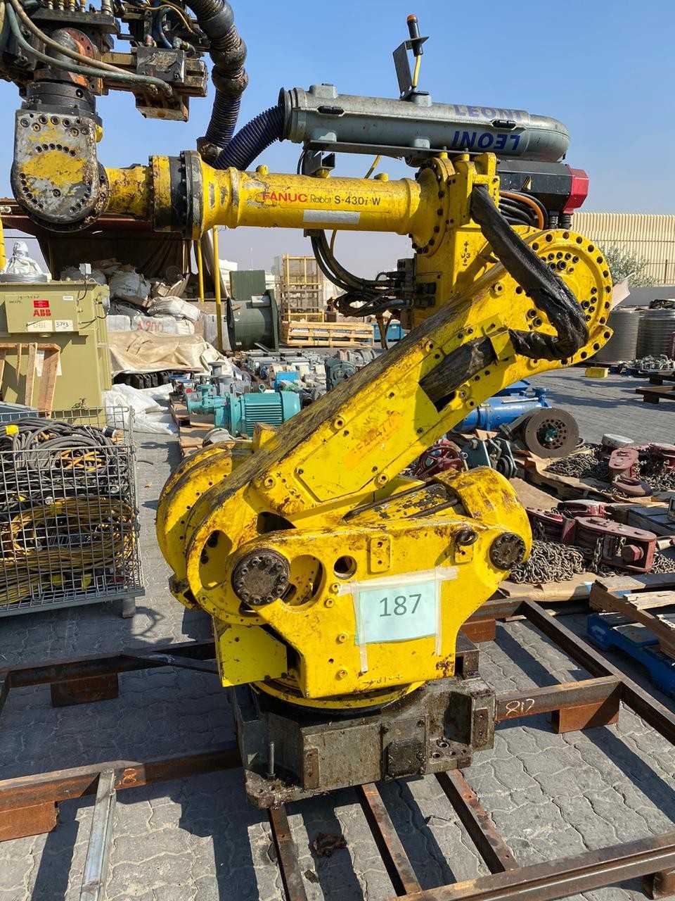 LOT OF 1 FANUC ROBOT S-430i - INDUSTRIAL ROBOTS