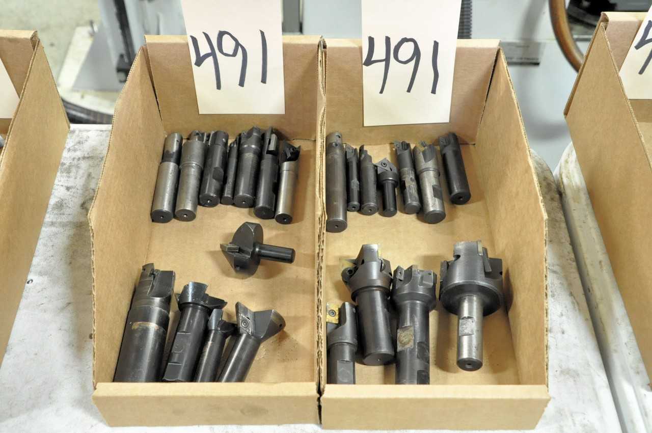 Various Insert Type Boring Tools in 2 Boxes - ELECTRIC POWER TOOLS