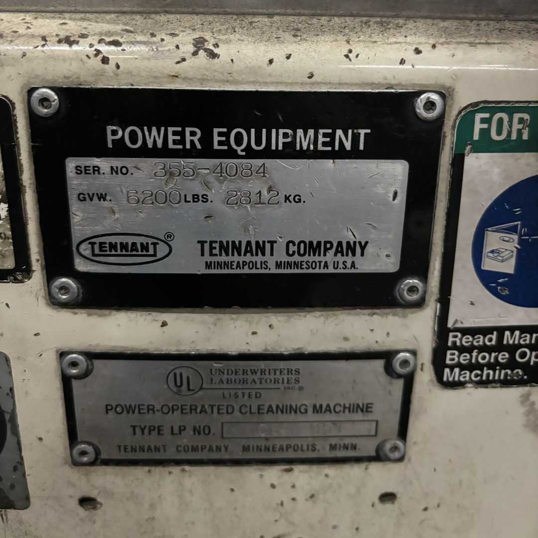 TENNANT 355 POWER OPERATED CLEANING MACHINE - SWEEPER TRUCKS