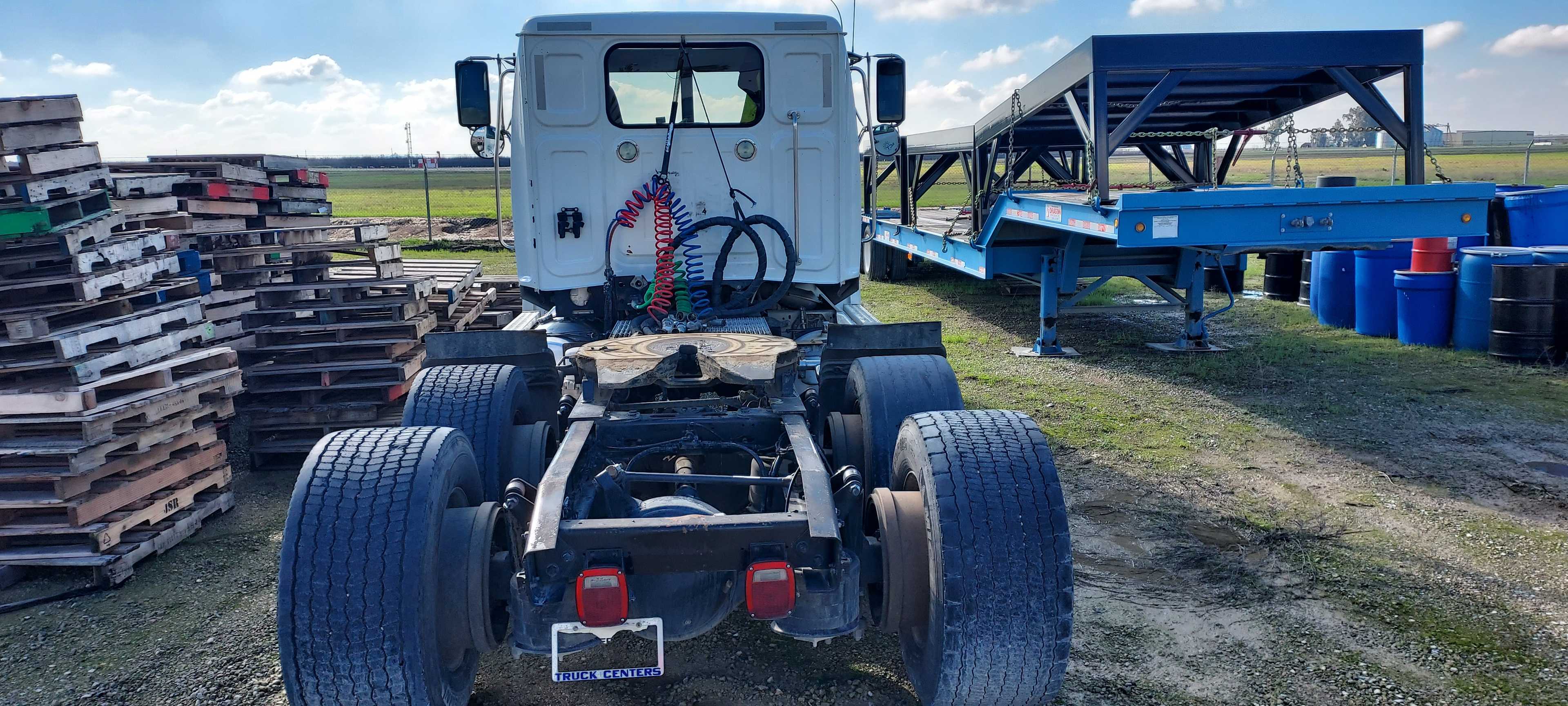2016 Western Star Truck (blown engine) - HYDRO EXCAVATOR TRUCKS