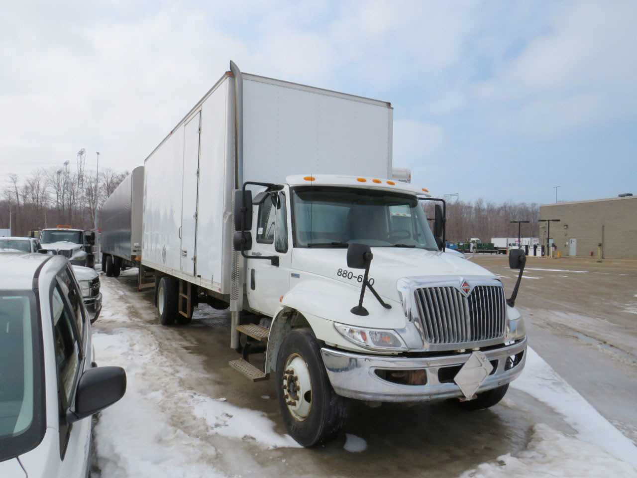 2010 NAVISTAR INTERNATIONAL 4300 SBA 4X2 TRUCK - CONTENTS NOT INCLUDED - HYDRO EXCAVATOR TRUCKS
