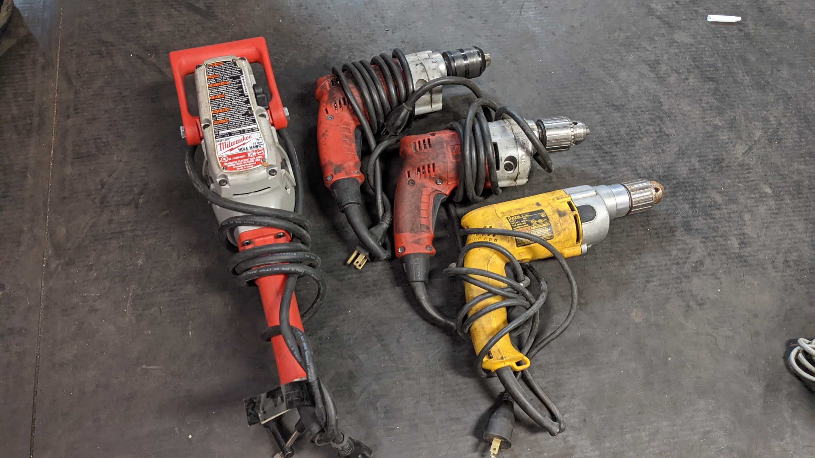 LOT OF 4 POWER TOOLS - ELECTRIC POWER TOOLS