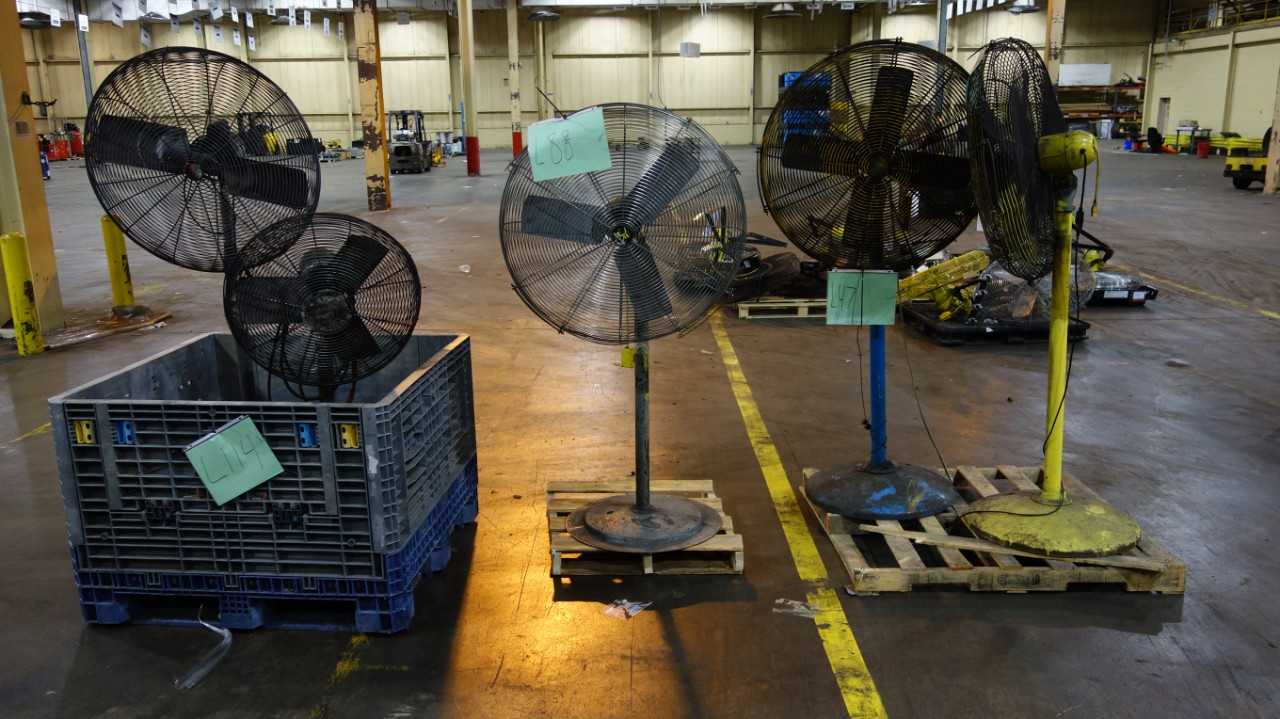 3 PALLETS OF ASSORTED INDUSTRIAL STANDING FANS CIRCULATORS, DAYTON 6C539B, JAN-FAN JF-110V-HEM, AIRMASTER HF3H037N - HVAC EQUIPMENT