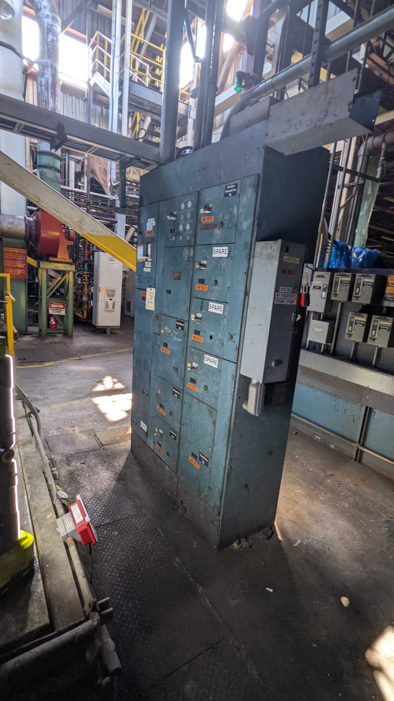 3 sections of Westinghouse MCC. lA Frame 3 pole 400 A Max 600 Vac. 480 Volts - INDUSTRIAL PARTS 3 sections of Westinghouse MCC. lA Frame 3 pole 400 A Max 600 Vac. 480 Volts - INDUSTRIAL PARTS
