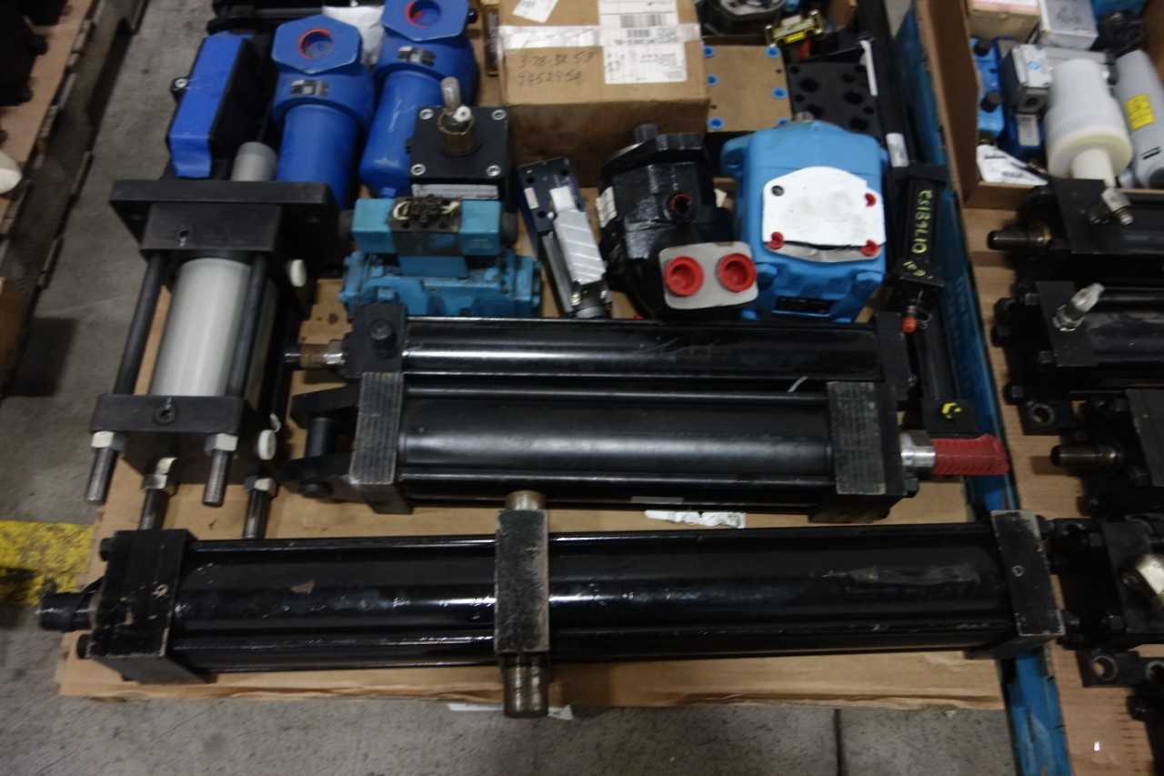 3 PALLETS OF ASSORTED HYDRAULIC AND PNEUMATIC PARTS AND ACCESSORIES - PNEUMATIC POWER TOOL