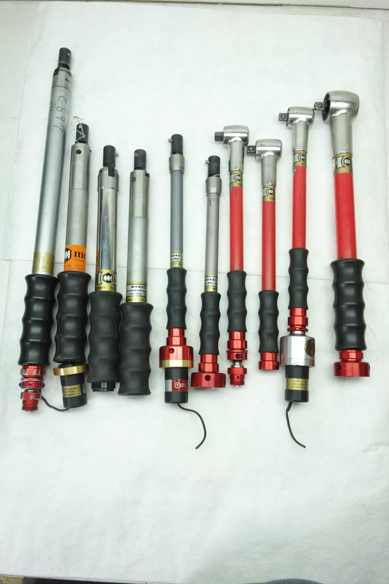 LOT OF ASSORTED MOUNTZ TORQUE WRENCHES - HAND TOOLS