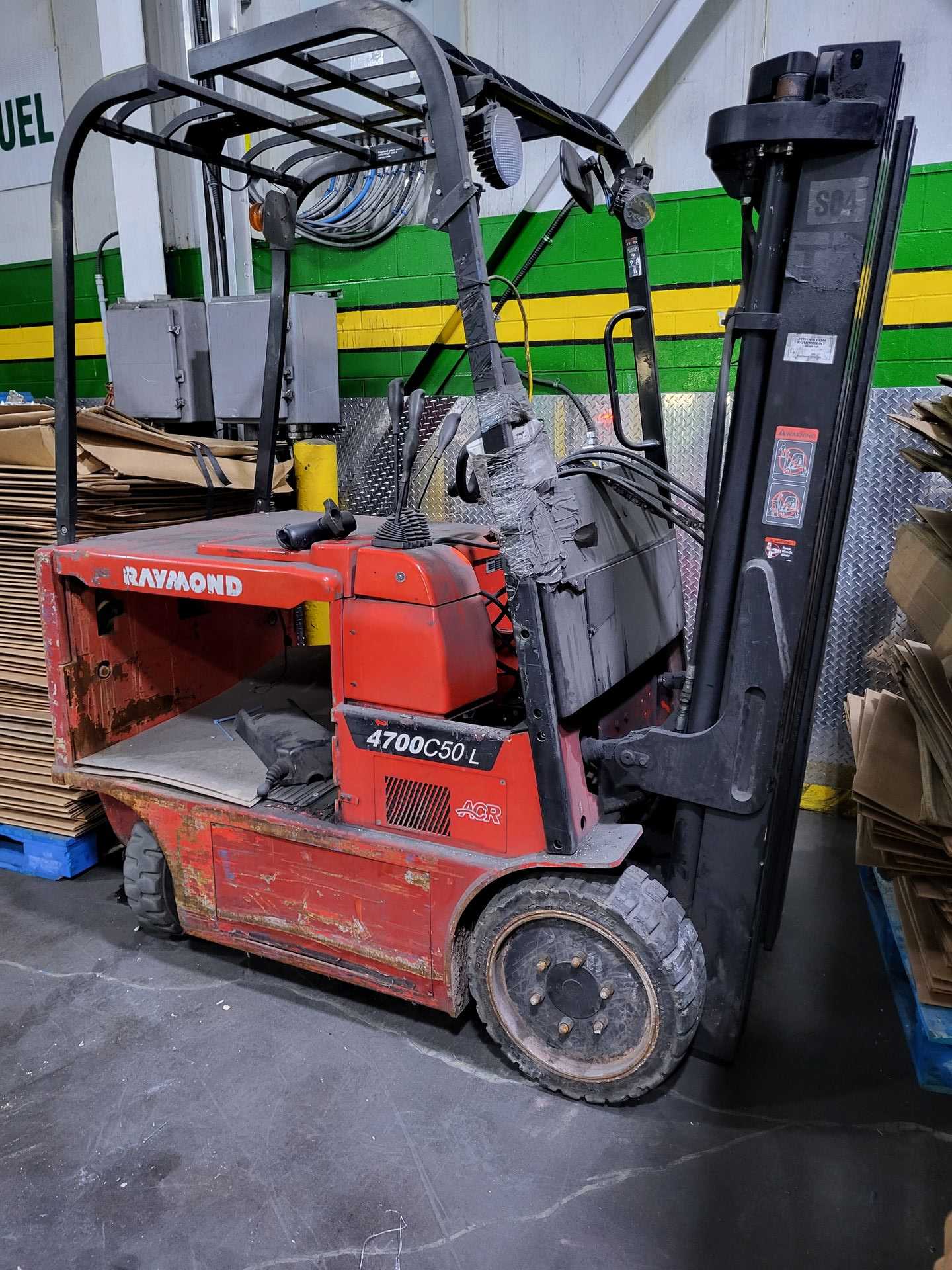 RAYMOND 4700C50L FORKLIFT - FORKLIFTS
