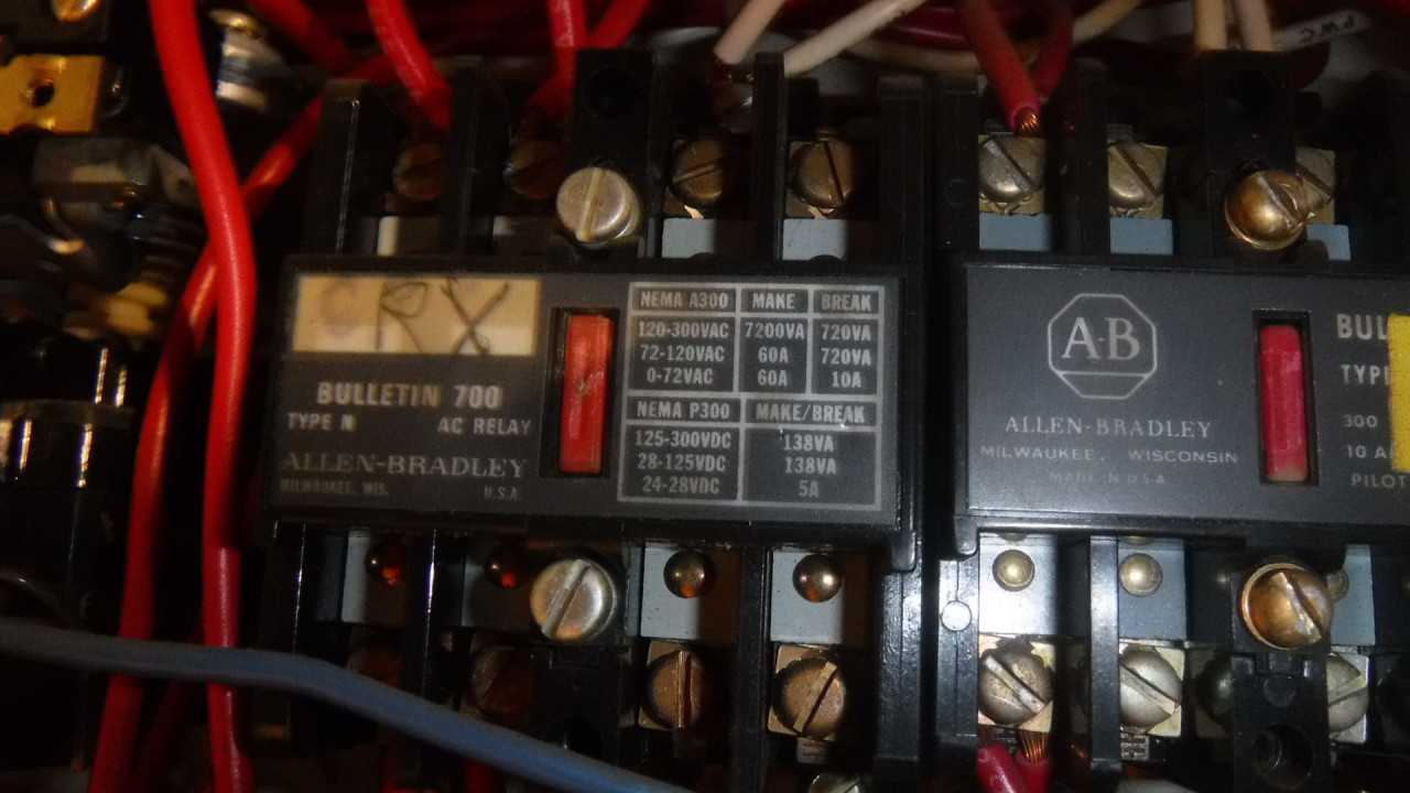 Allen Bradley Conveyer Starter - DISCONNECT SWITCHES