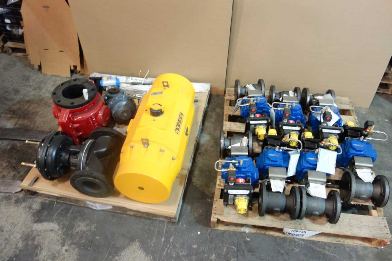 2 PALLETS OF ASSORTED VALVES AND VALVE ACCESSORIES - VALVES