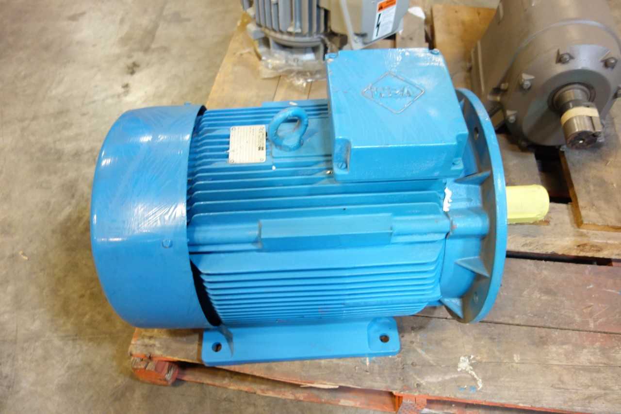 LOTS OF ASSORTED ELECTRIC MOTORS - ELECTRIC MOTORS