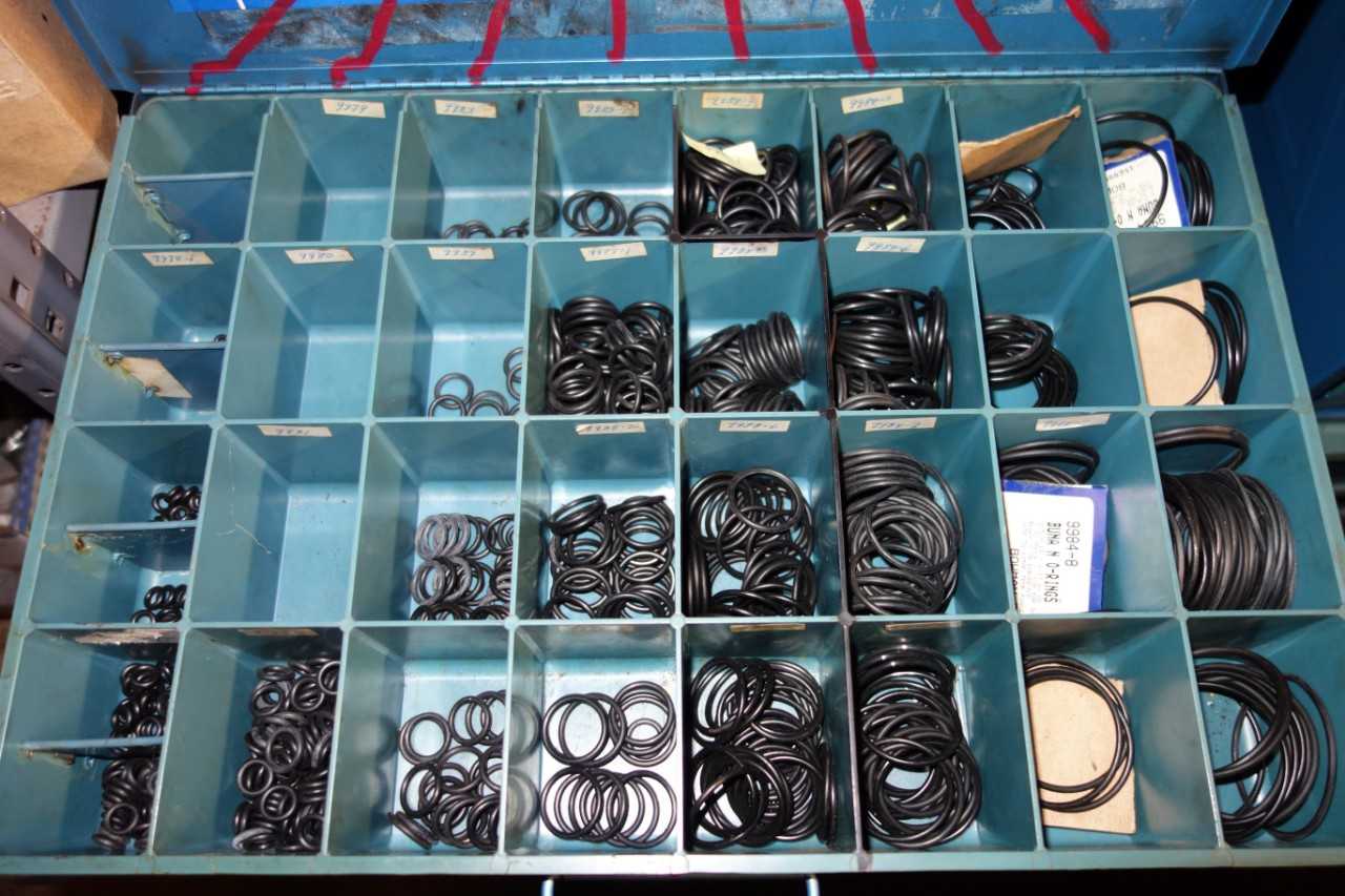 CONTENTS WITH CURTIS TOOLBOX, HARDWARE - INDUSTRIAL PARTS