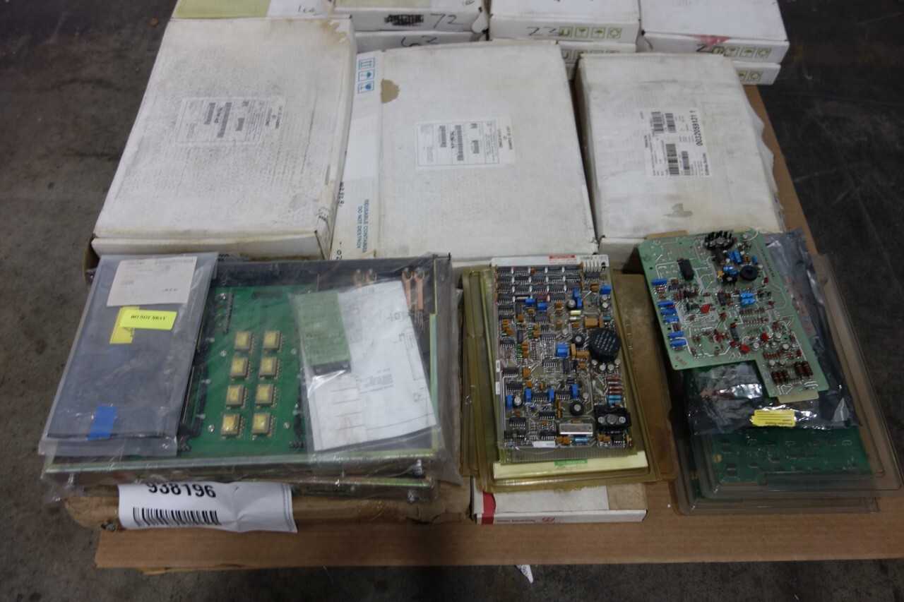 LOT OF ASSORTED PCB CIRCUIT BOARDS - AUTOMATION & CONTROLS