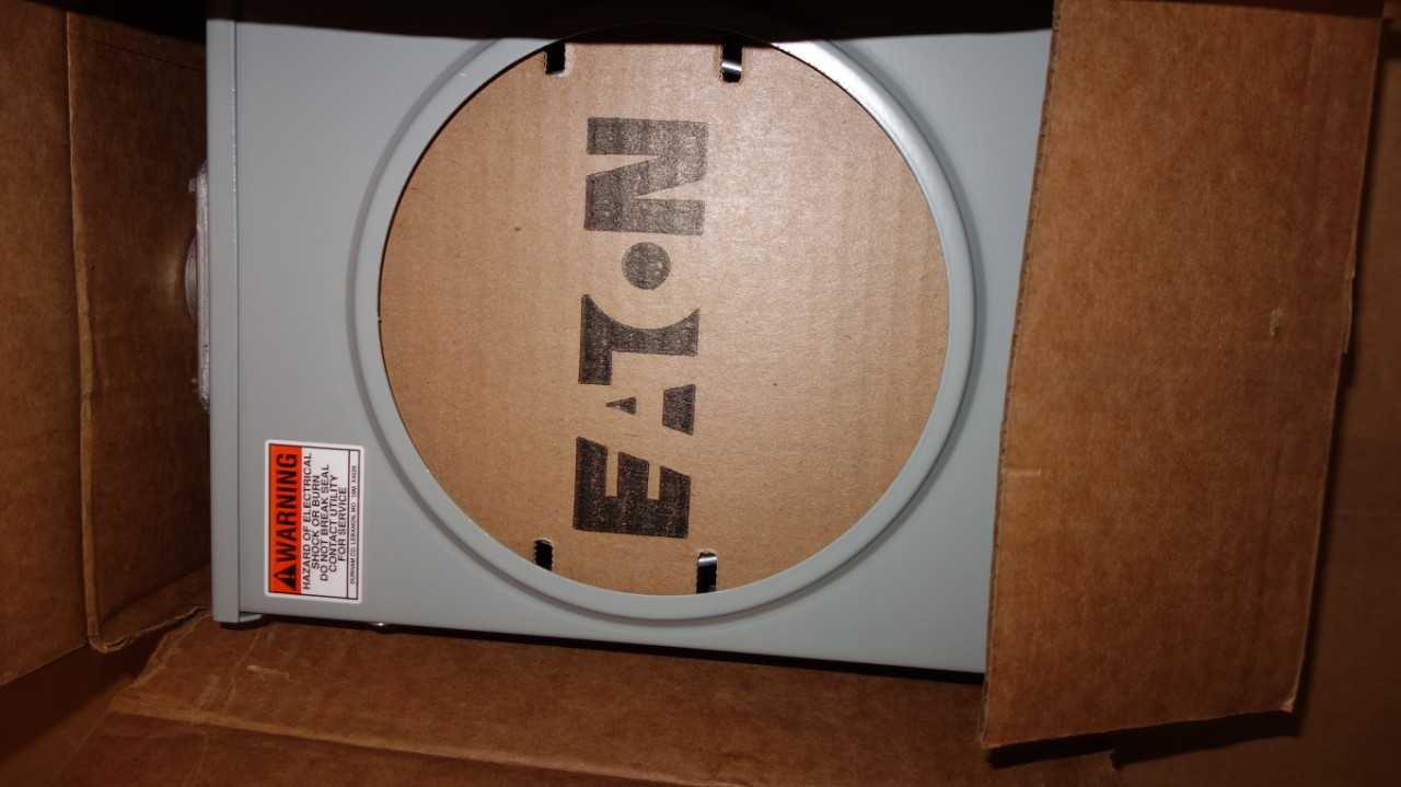 1 PALLET OF EATON 200A, 125A METER SOCKET BREAKER PANELS - CIRCUIT BREAKERS