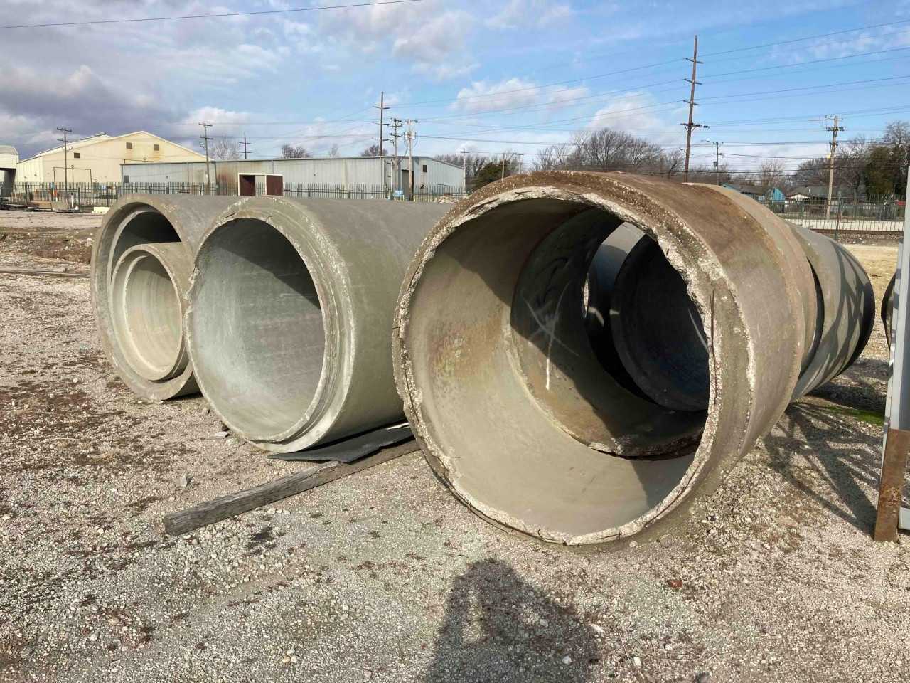 Lot of Various Sizes of Concrete Pipe - TRAILER MOUNTED EQUIPMENT