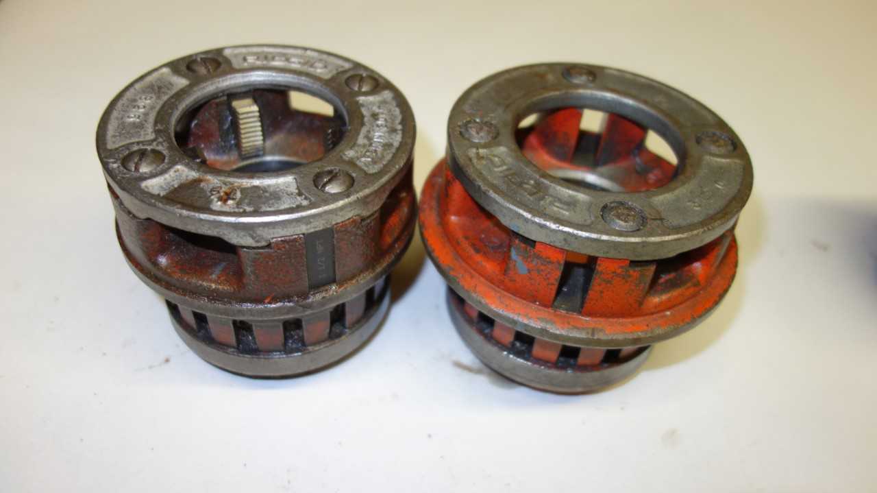 LOT OF 2 RIDGID 1-1/2 IN DIE HEADS - ELECTRIC POWER TOOLS