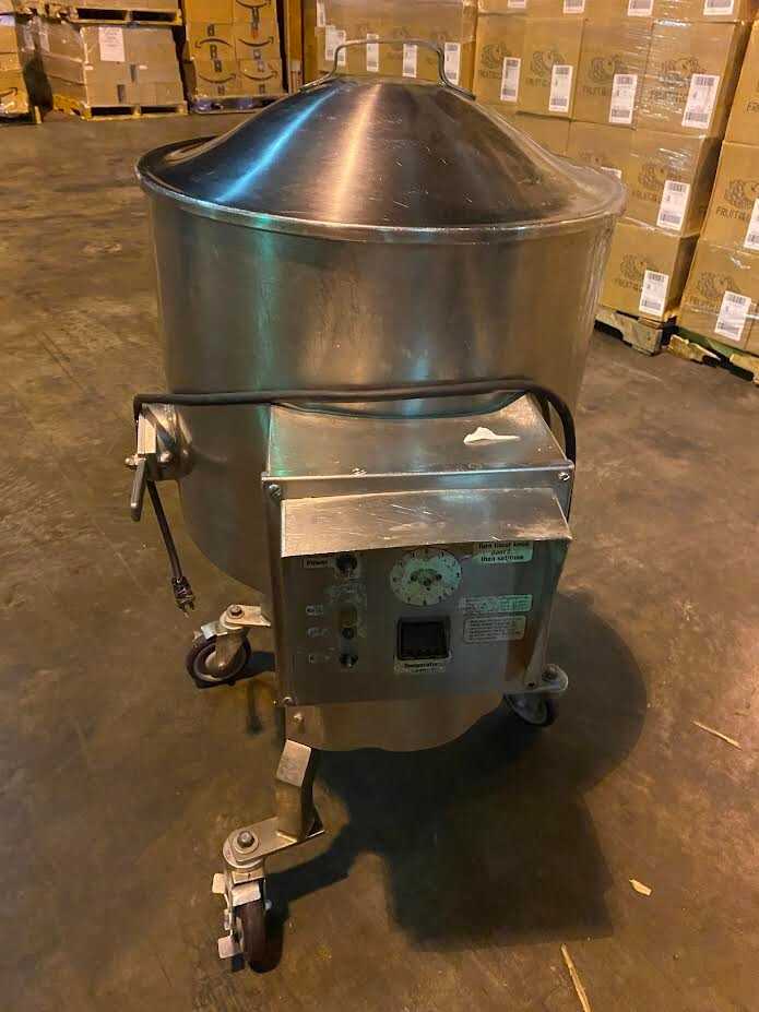 Savage 150 lbs Chocolate Melter - FOOD & BEVERAGE