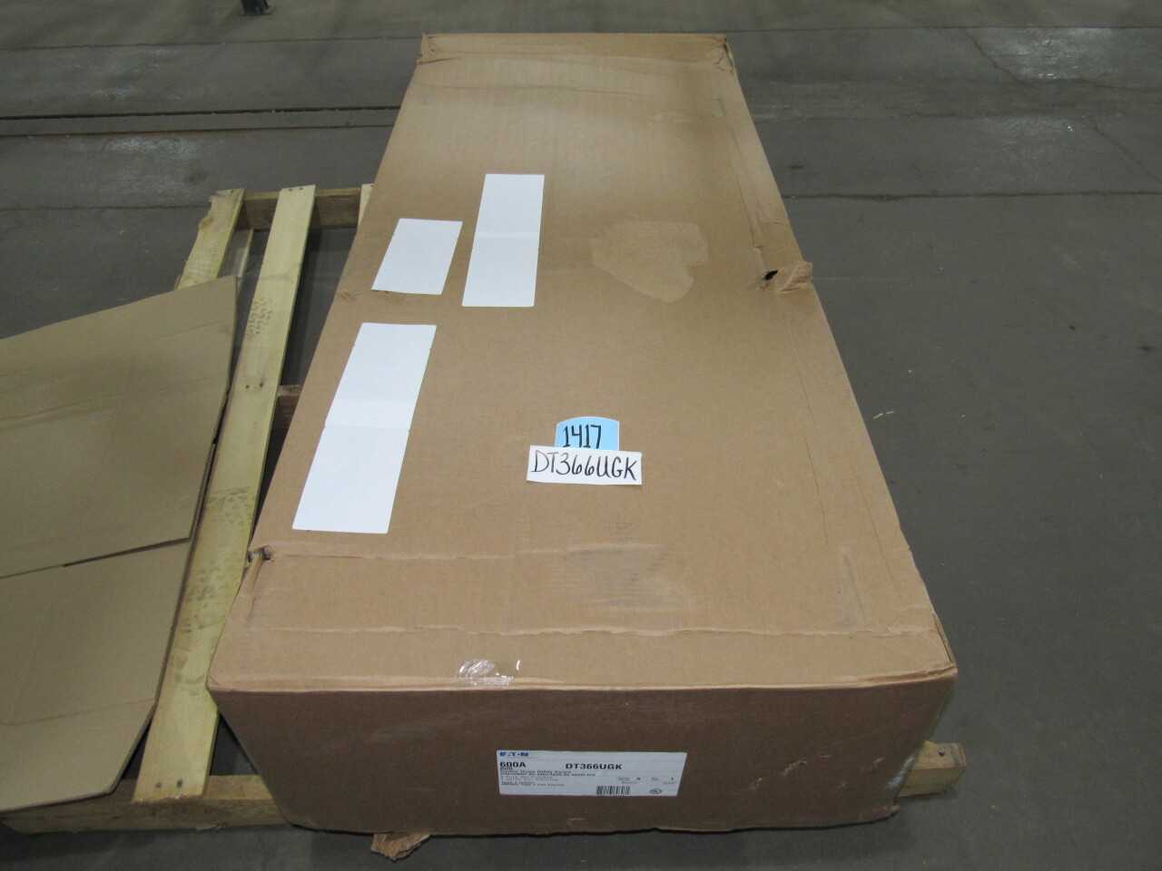 Eaton Double Throw Safety Switch - ELECTRICAL COMPONENTS