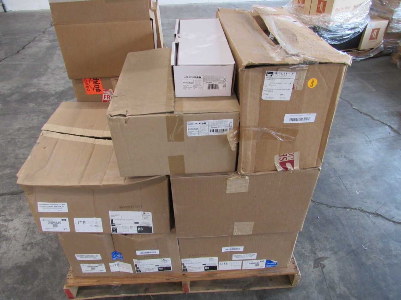 Pallet of 177x Assorted Lights & LEDs - LIGHTING