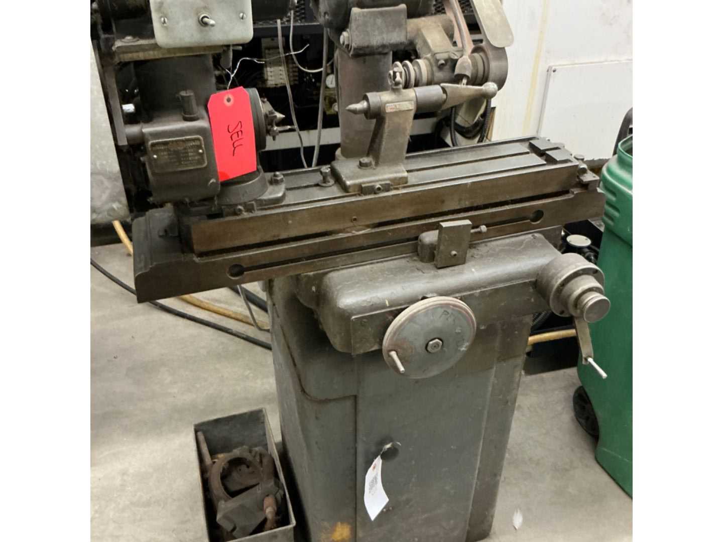 K. O. LEE COMPANY B800-7-52 TOOL GRINDING MACHINE