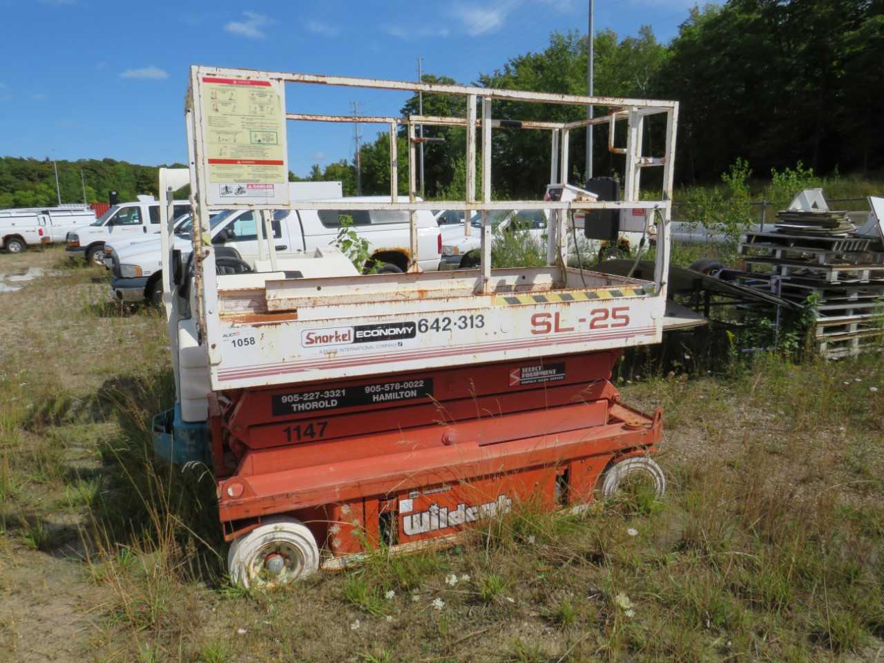 SNORKEL ECONOMY SCISSOR LIFT, SL-25 - PLANT & FACILITY EQUIPMENT