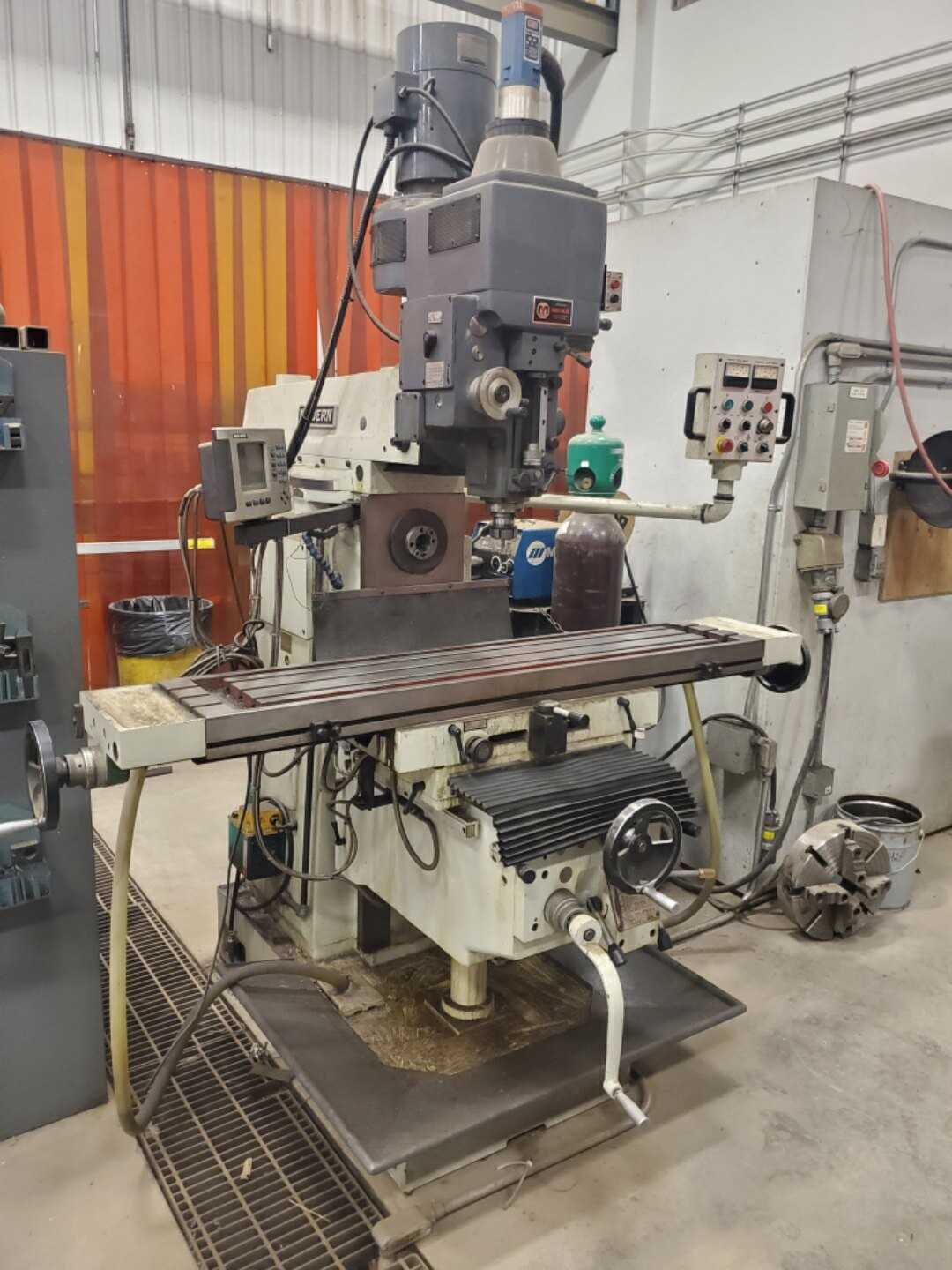 MODERN CS-G450C Milling Machine - MILLING MACHINES