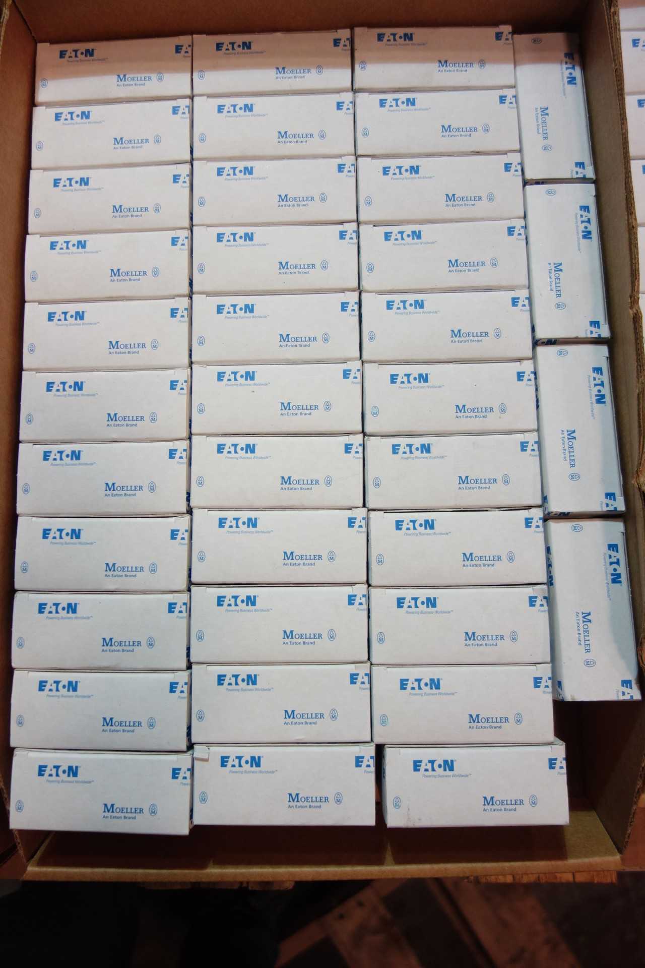 LOT OF EATON MOELLER CIRCUIT BREAKERS 2 POLE 20 AMP 10KA DC\ RATED PLS6-C20/2DC - CIRCUIT BREAKERS