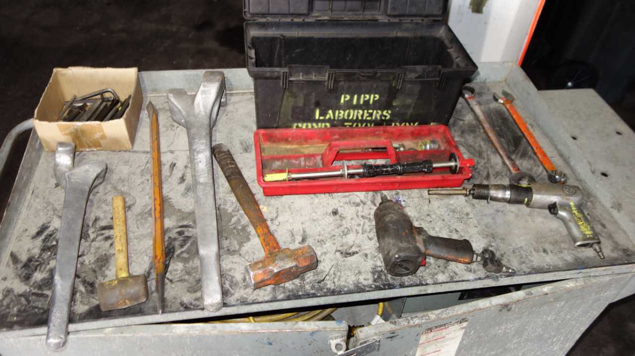 ROLLING TOOL BOX WITH TOOLS - TOOL STORAGE