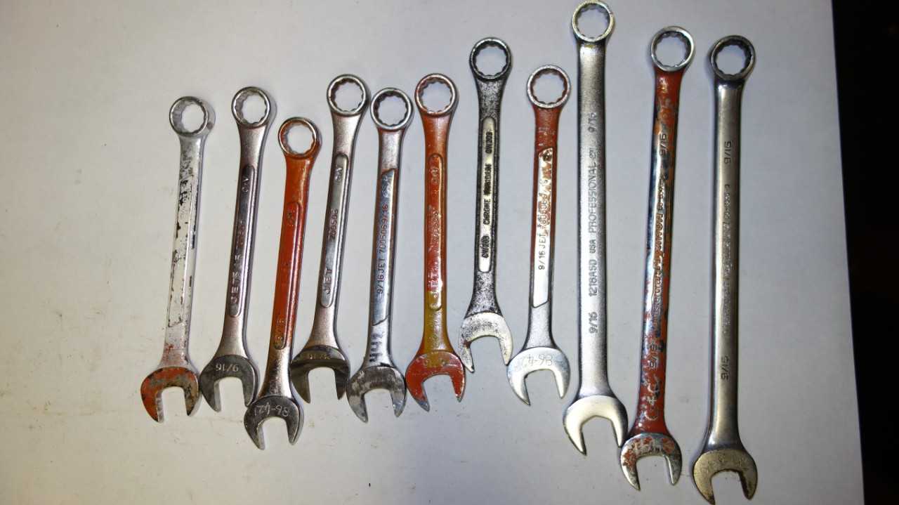 LOT OF 11 ASSORTED COMBINATION WRENCHES - HAND TOOLS