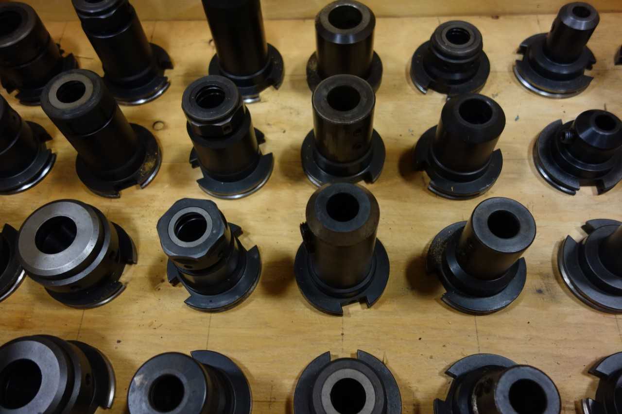 1 CRATE OF ASSORTED CAT50 END MILL HOLDERS - PARLEC - MACHINING ACCESSORIES & TOOLING