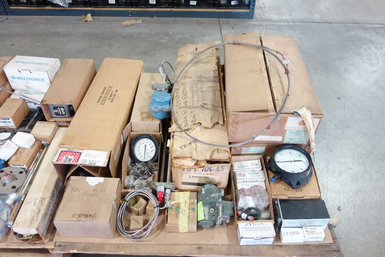 2 PALLETS OF INSTRUMENTATION - INSTRUMENTATION