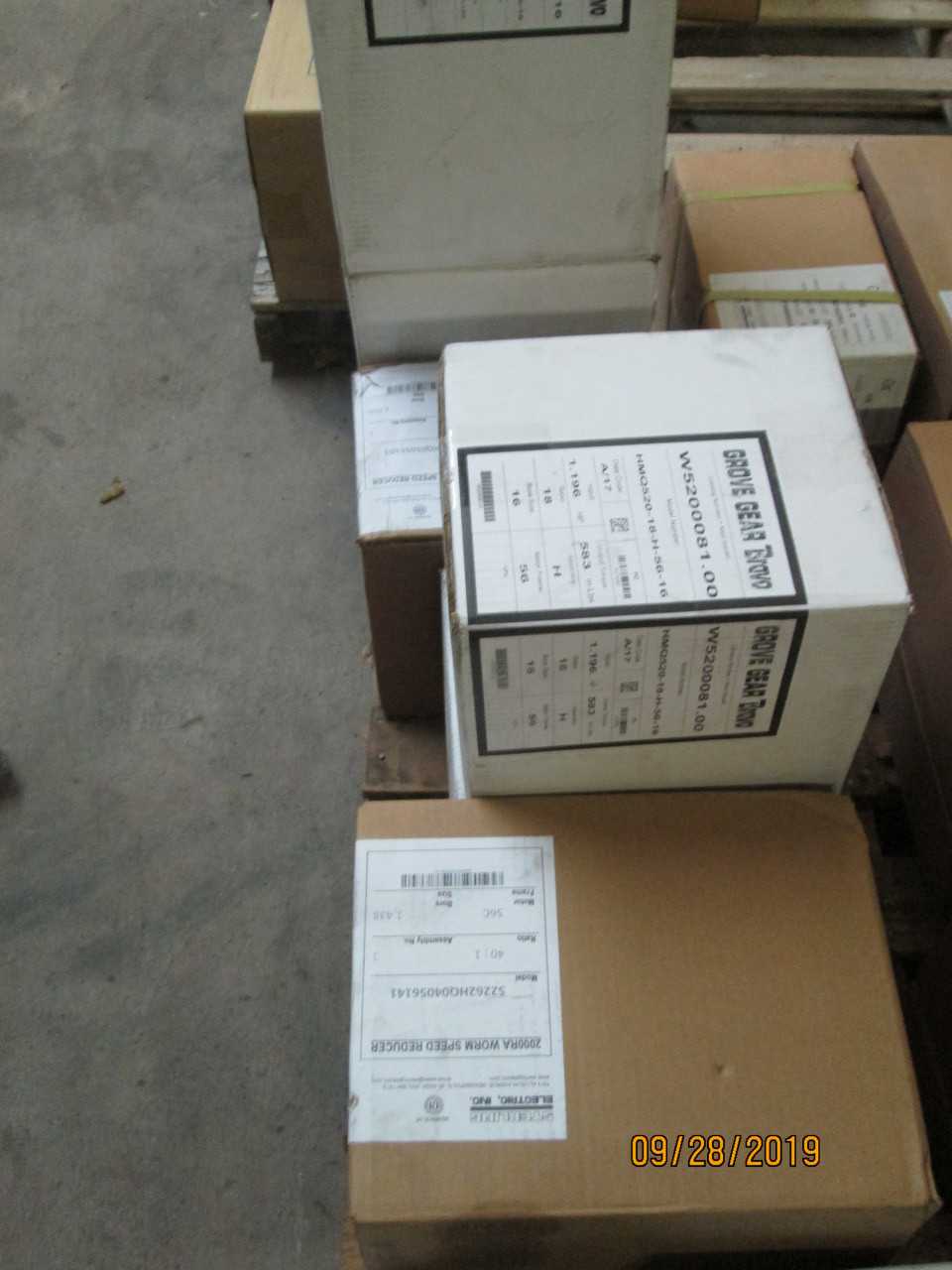 LOT OF ASSORTED WASHDOWN AND STAINLESS REDUCERS - GEAR REDUCERS